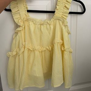 Cutest yellow top!
